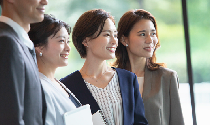 女性のキャリアをともに考えるパソナのハイクラス転職サービス | Be